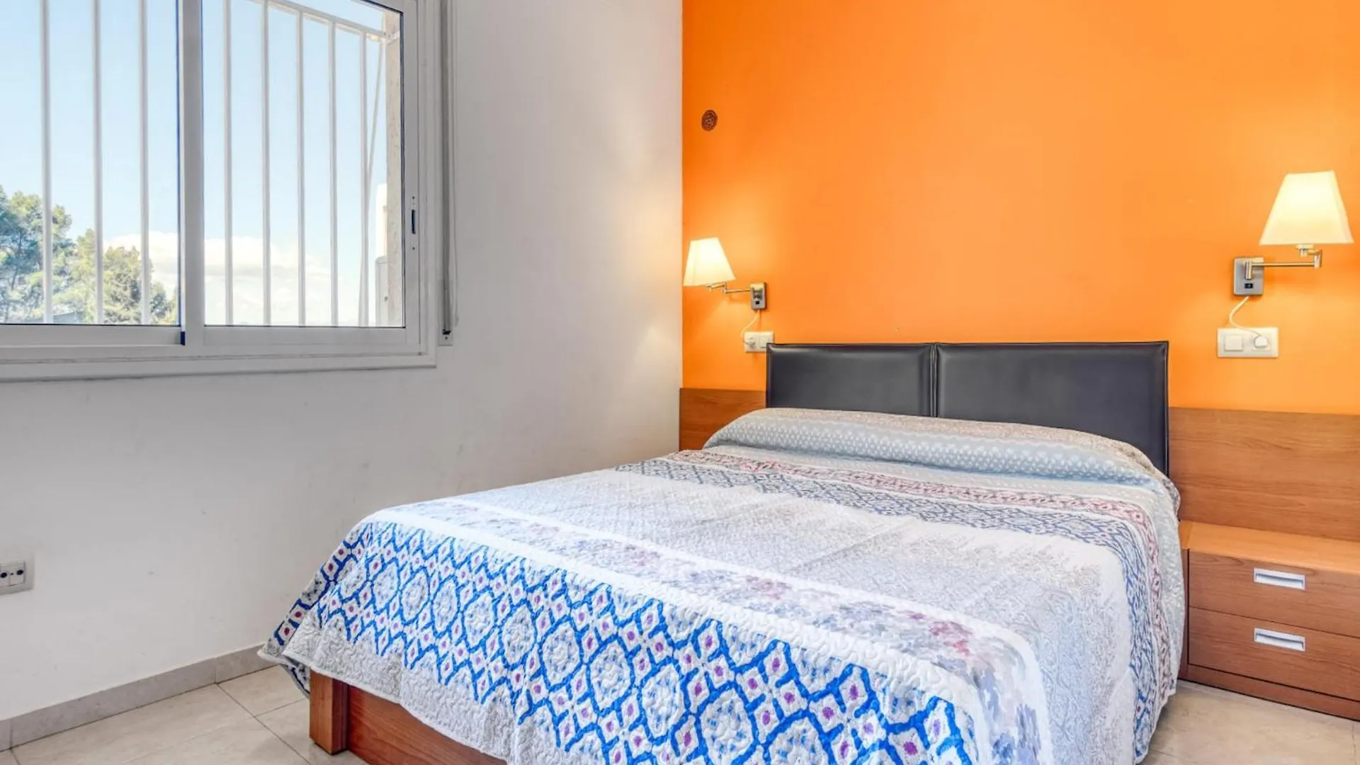 Apartment With View Ρόζες