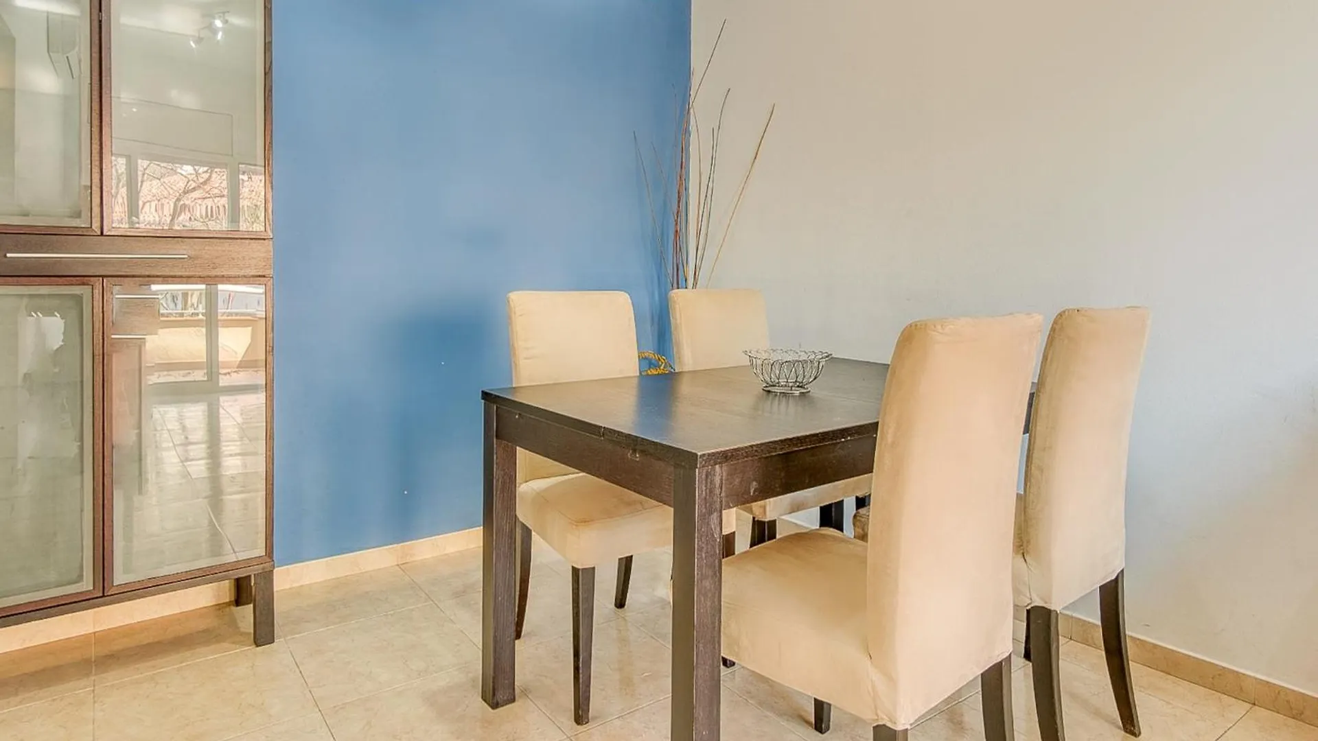 Apartment With View Ρόζες