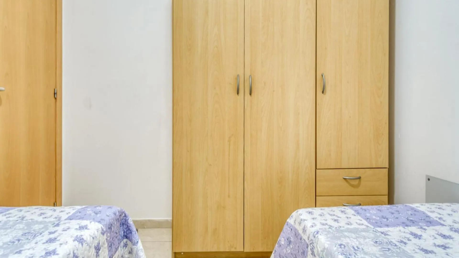 Apartment With View Ρόζες