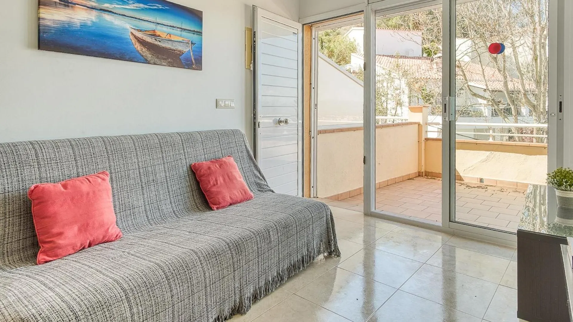 Apartment With View Roses Spain